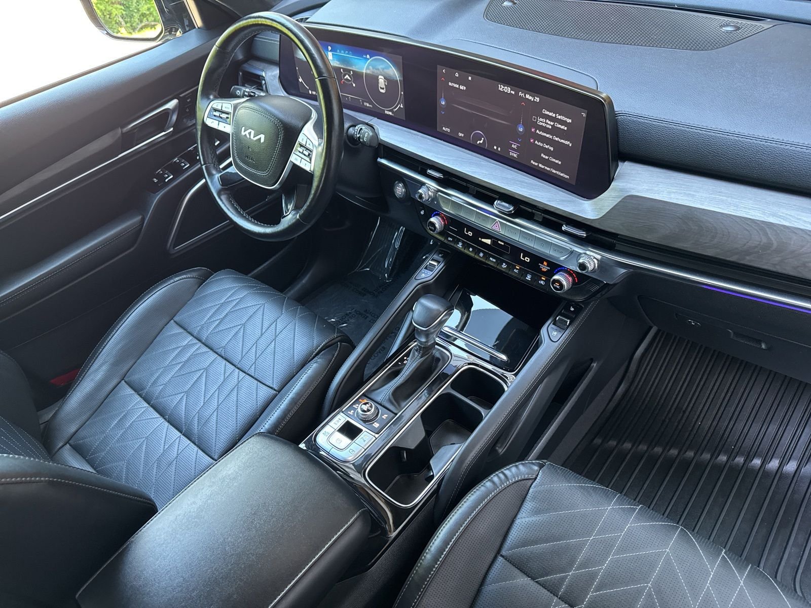 Used 2023 Black Kia SX-Prestige X-Pro image 42