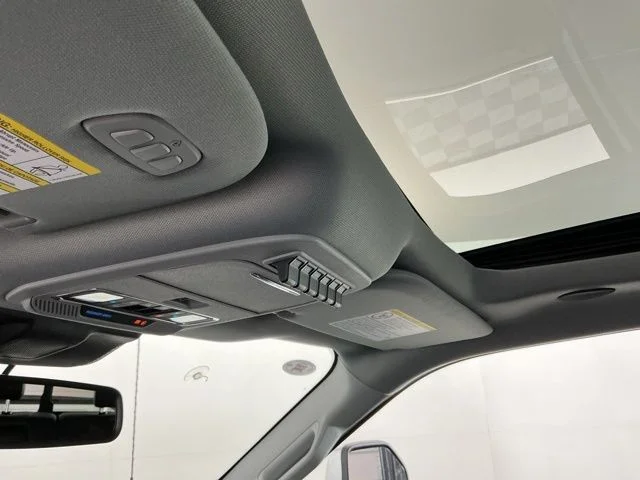 New 2026 Star White Metallic Tri-Coat Ford Lariat image 28