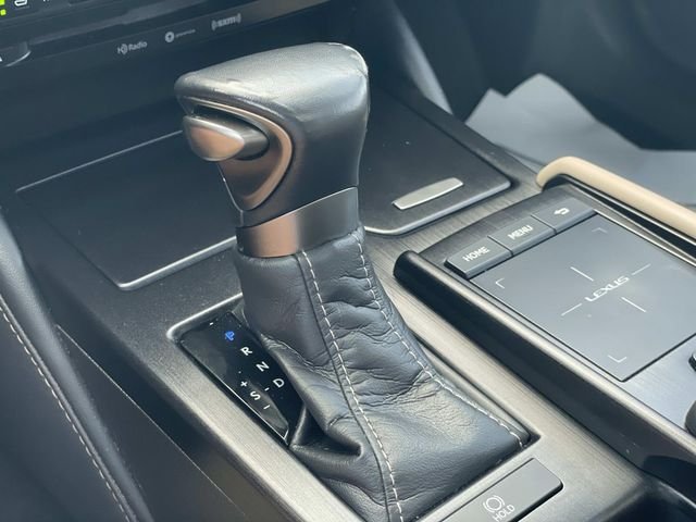 Used 2020 White Lexus 350 image 21