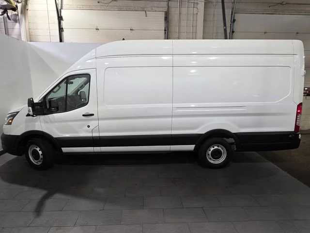 Used 2024 White Ford Base image 2