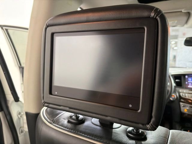 Certified Used 2019 White INFINITI LUXE image 36