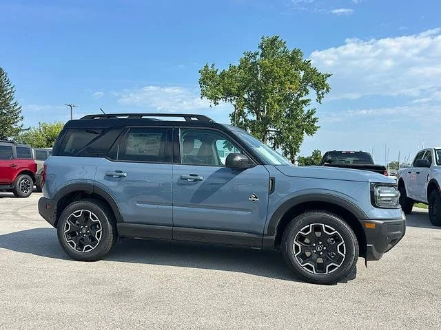 New 2026 Azure Gray Metallic Tri-Coat Ford Outer Banks® image 9