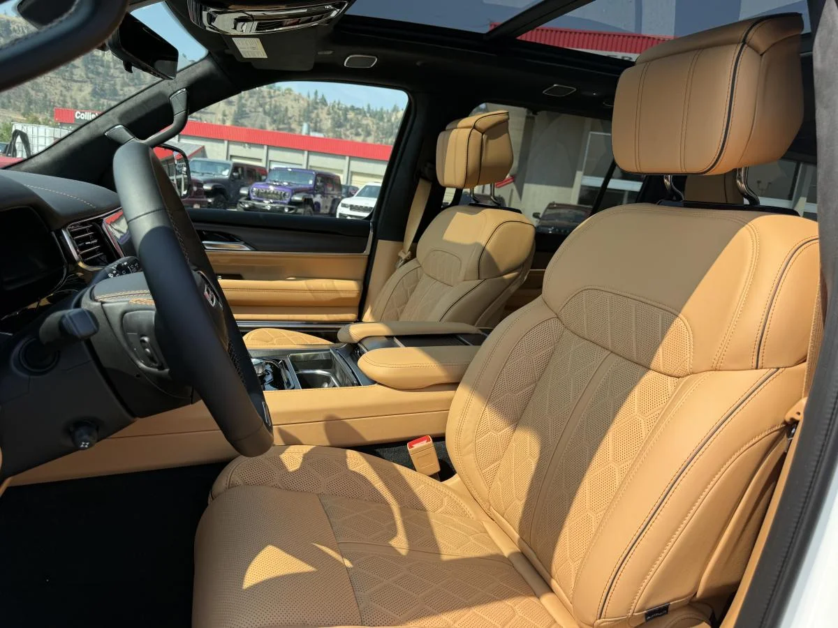 New 2026 White Jeep Summit Reserve image 15