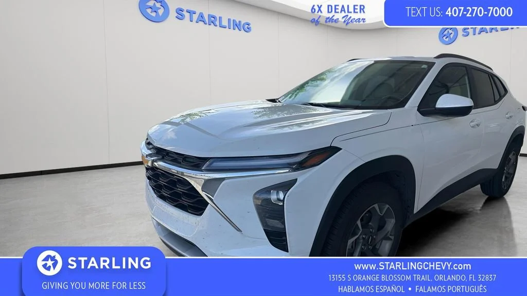 Used 2024 Summit White Chevrolet LT image 1