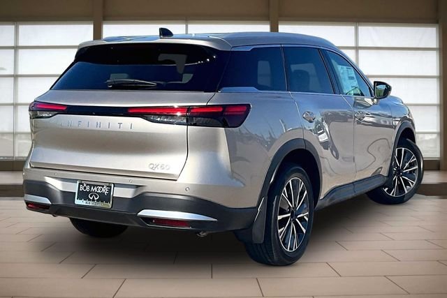 New 2027 WARM TITANIUM INFINITI LUXE image 2