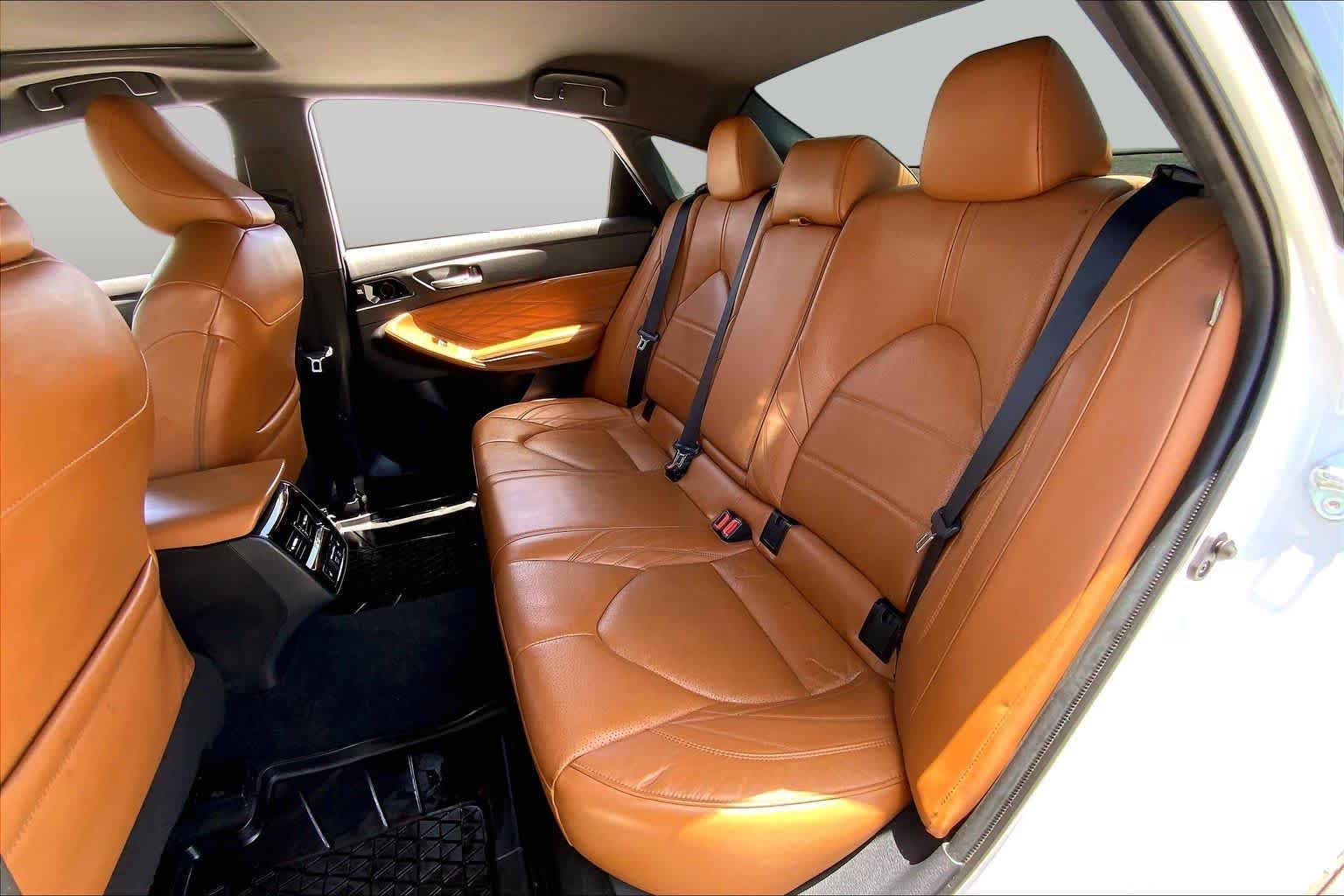 Used 2022 Wind Chill Pearl Toyota Limited image 20