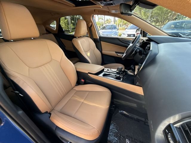 2025 Lexus NX 250 - Photo 26
