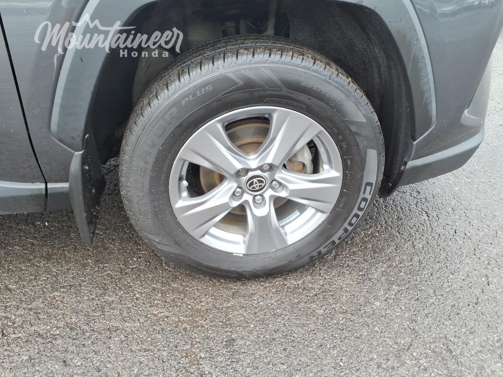 Used 2022 Magnetic Gray Metallic TOYOTA  image 9