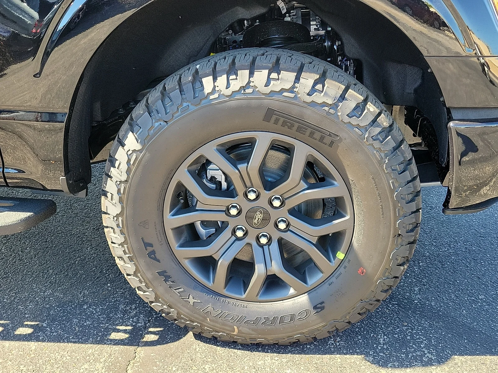 New 2026 Agate Black Metallic Ford Tremor&reg; image 7