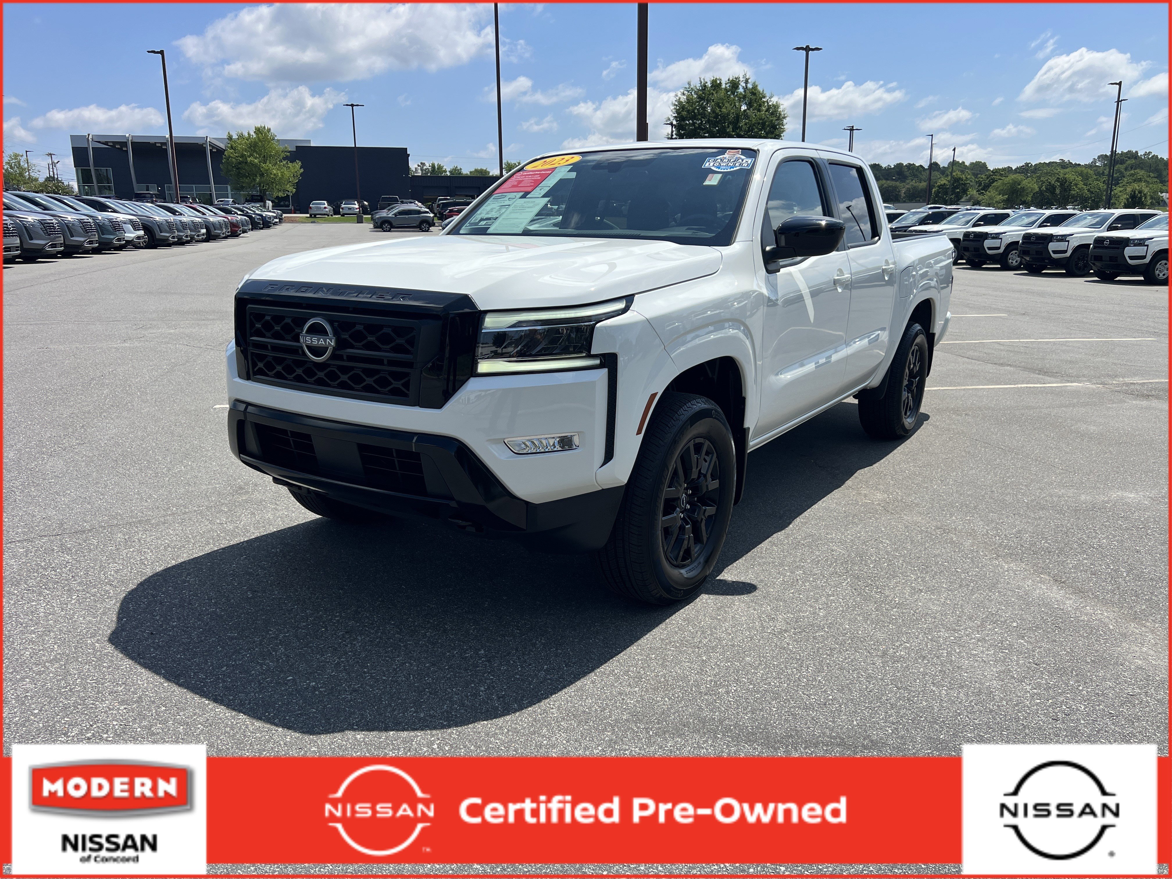 2023 Nissan Frontier SV Crew Cab 4X4 SWB's photo