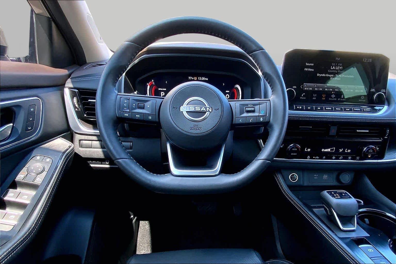 Used 2023 Champagne Silver Metallic Nissan Platinum image 6