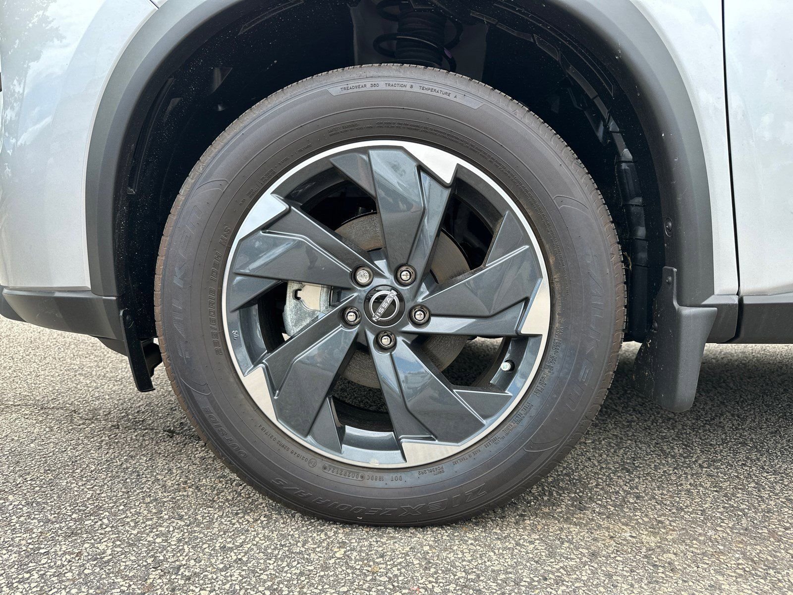 2025 Nissan Rogue SV - Photo 12