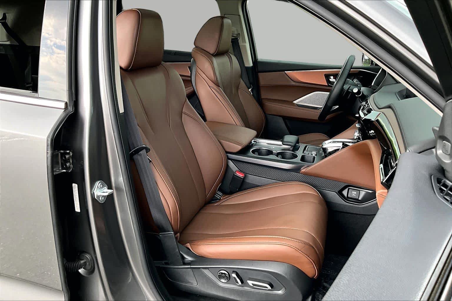 Used 2024 Liquid Carbon Metallic Acura w/Technology Package image 9