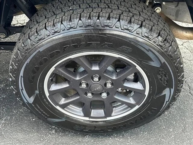 Used 2022 Blue Jeep Overland image 35