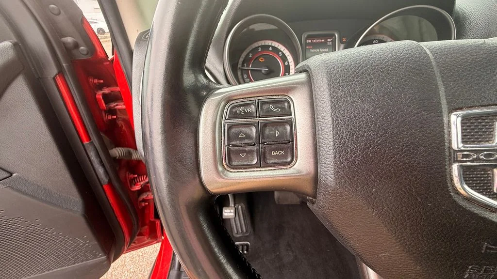 Used 2020 Red Dodge Crossroad image 16