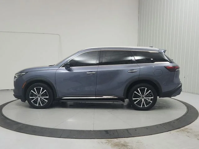 Used 2025 Blue INFINITI Sensory image 4