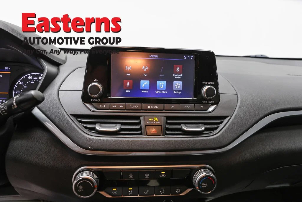 Used 2023 Silver Nissan 2.5 S image 11