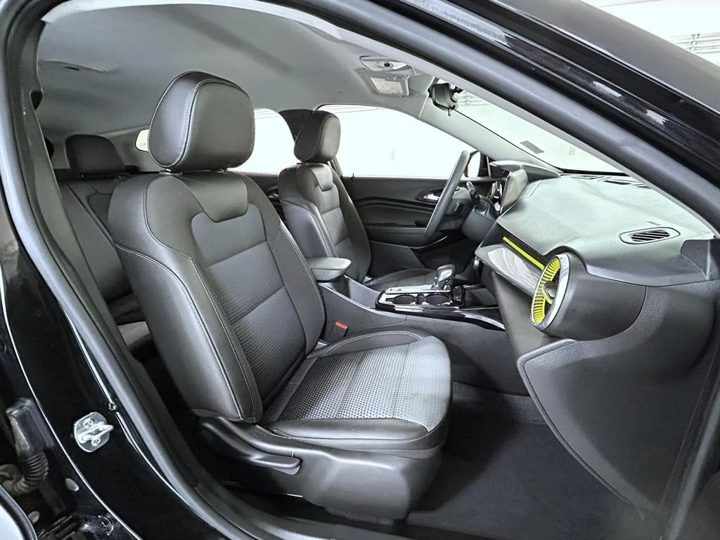 Used 2025 Black Chevrolet LT image 15
