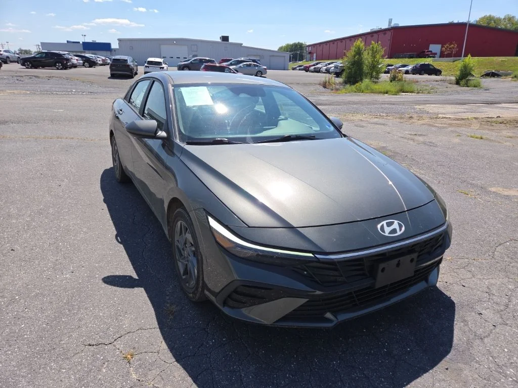 Certified Used 2024 Gray Hyundai SEL image 1