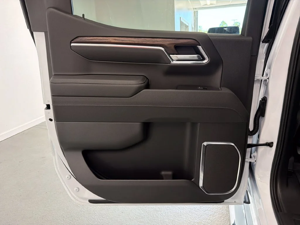 New 2026 Glacier White Tricoat GMC SLT image 8