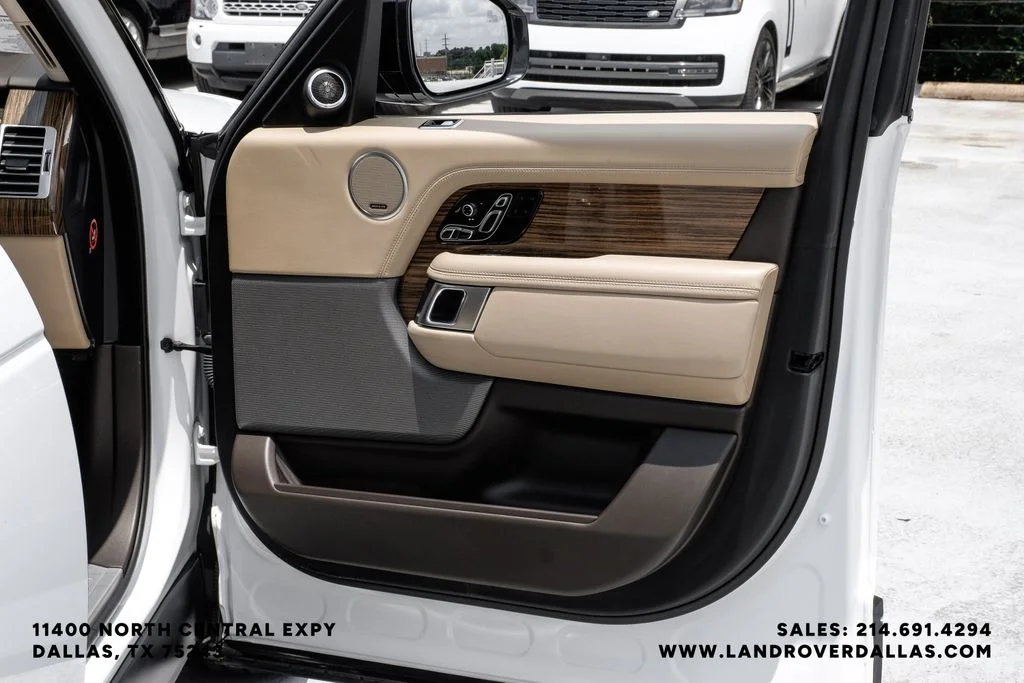 Used 2019 Fuji White Land Rover 5.0L V8 Supercharged image 52