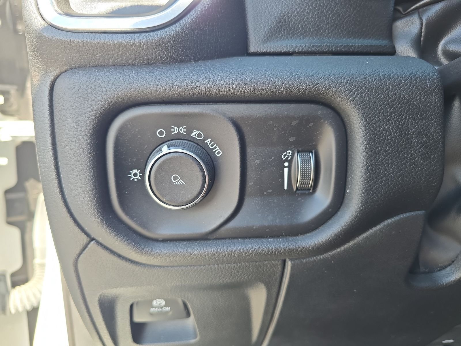 2024 RAM Ram 1500 Pickup Laramie - Photo 21