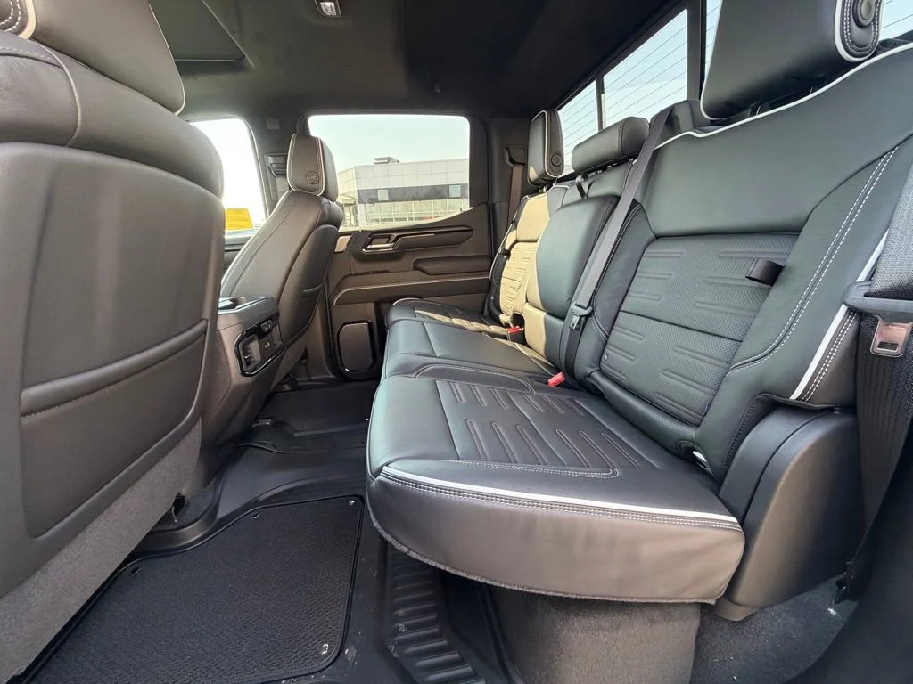 2026 GMC Sierra 1500 AT4X - Photo 6