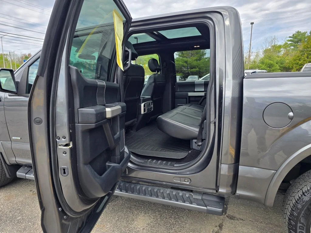Used 2017 Magnetic Ford  image 9