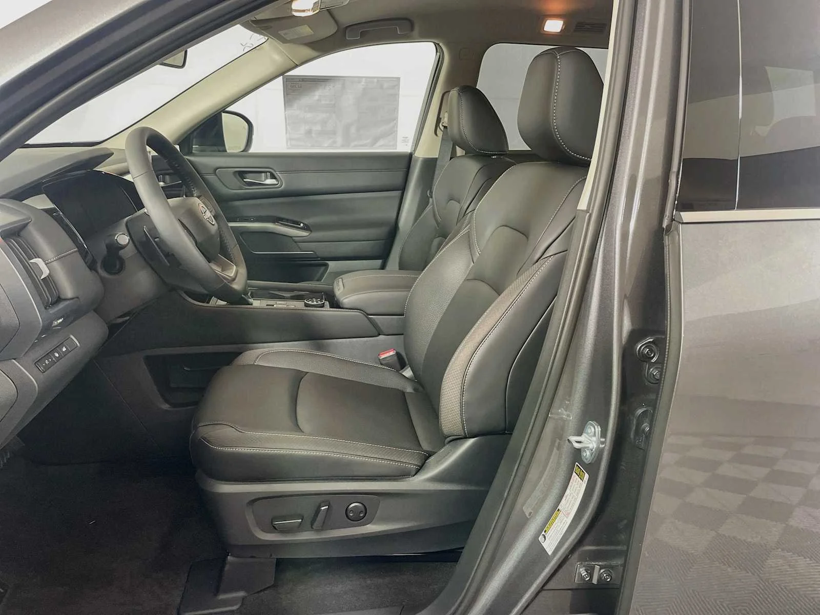 New 2026 Gun Metallic Nissan SL image 4