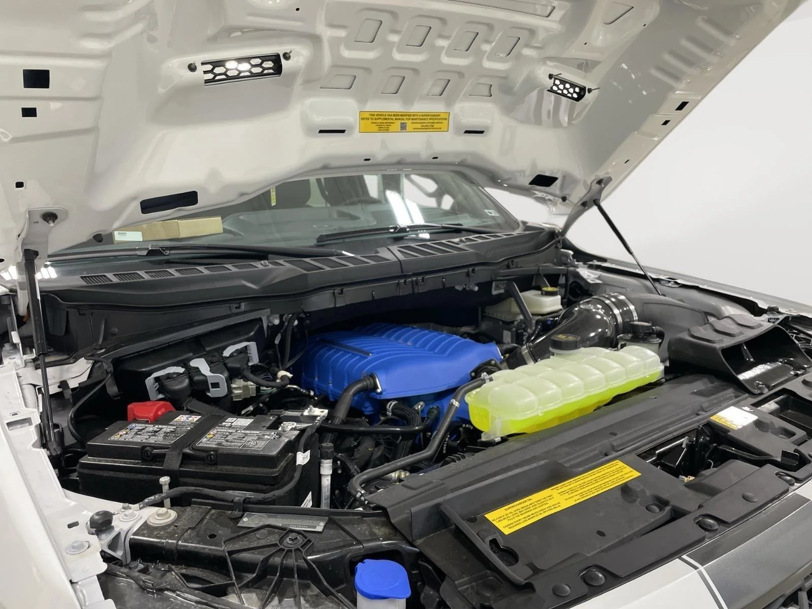 2025 Ford F-150 Lariat - Photo 8