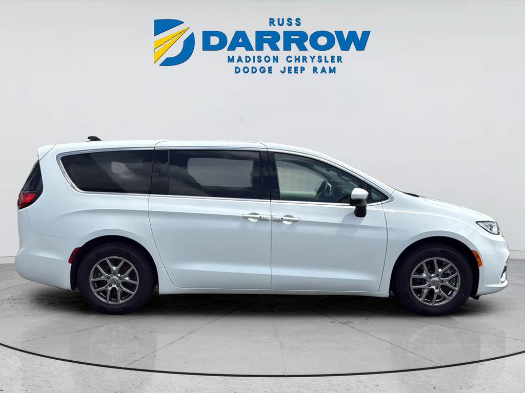 Used 2023 White Chrysler Touring L image 6