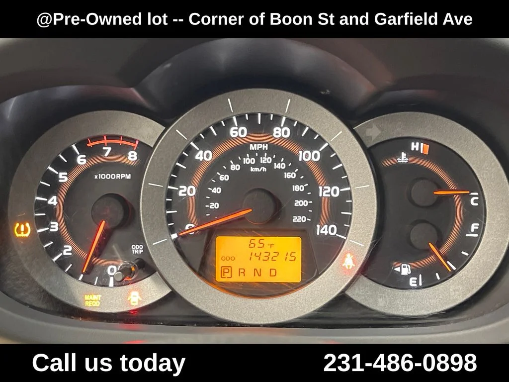 Used 2011 Brown Toyota Base image 21