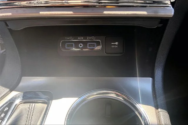 Used 2019 Diamond Black Jeep Limited image 34