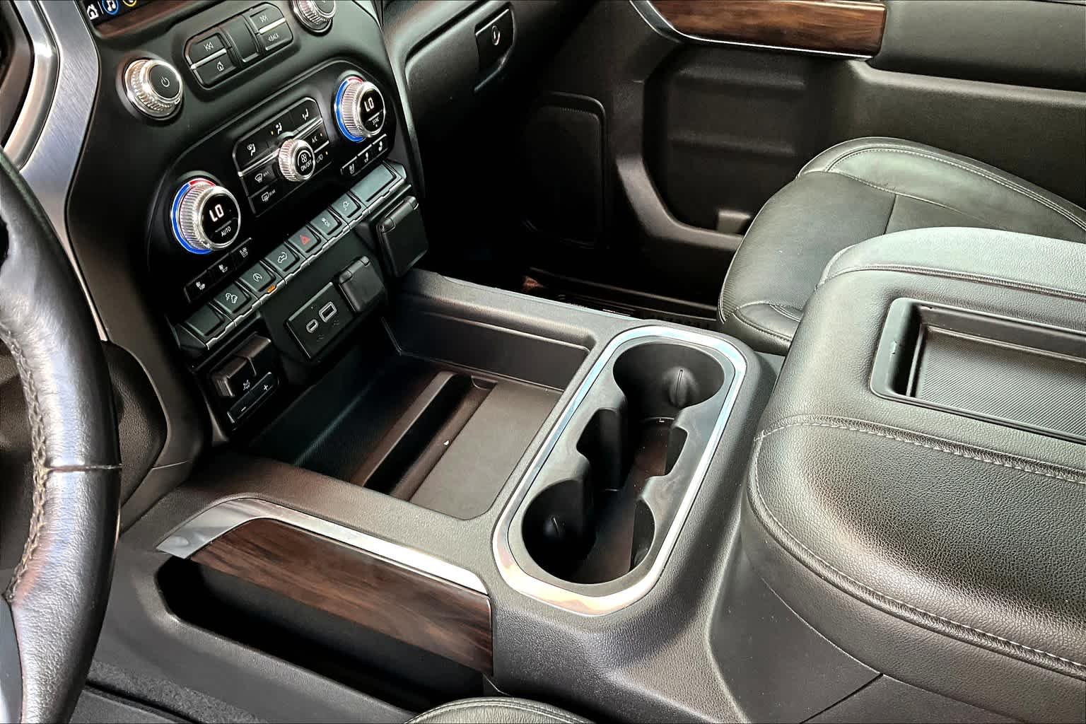 Used 2020 Onyx Black GMC SLT image 17