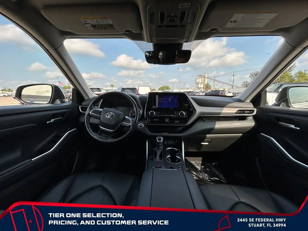 Used 2023 Silver Toyota XLE image 27