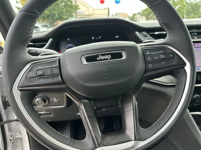 Used 2024 White Jeep Limited image 13