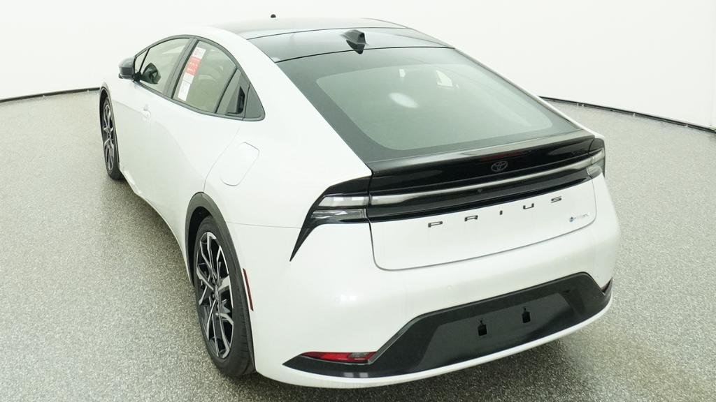 New 2026 Wind Chill Pearl Toyota XSE image 29