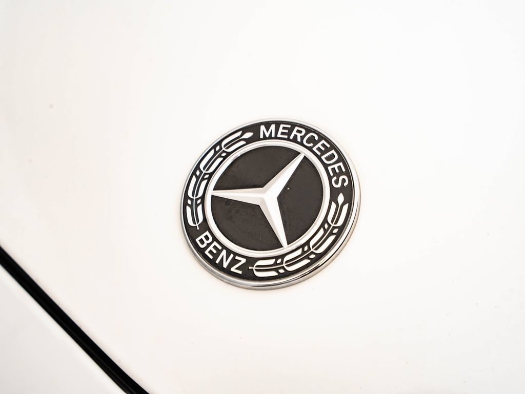 Used 2018 White Mercedes-Benz C 300 image 17