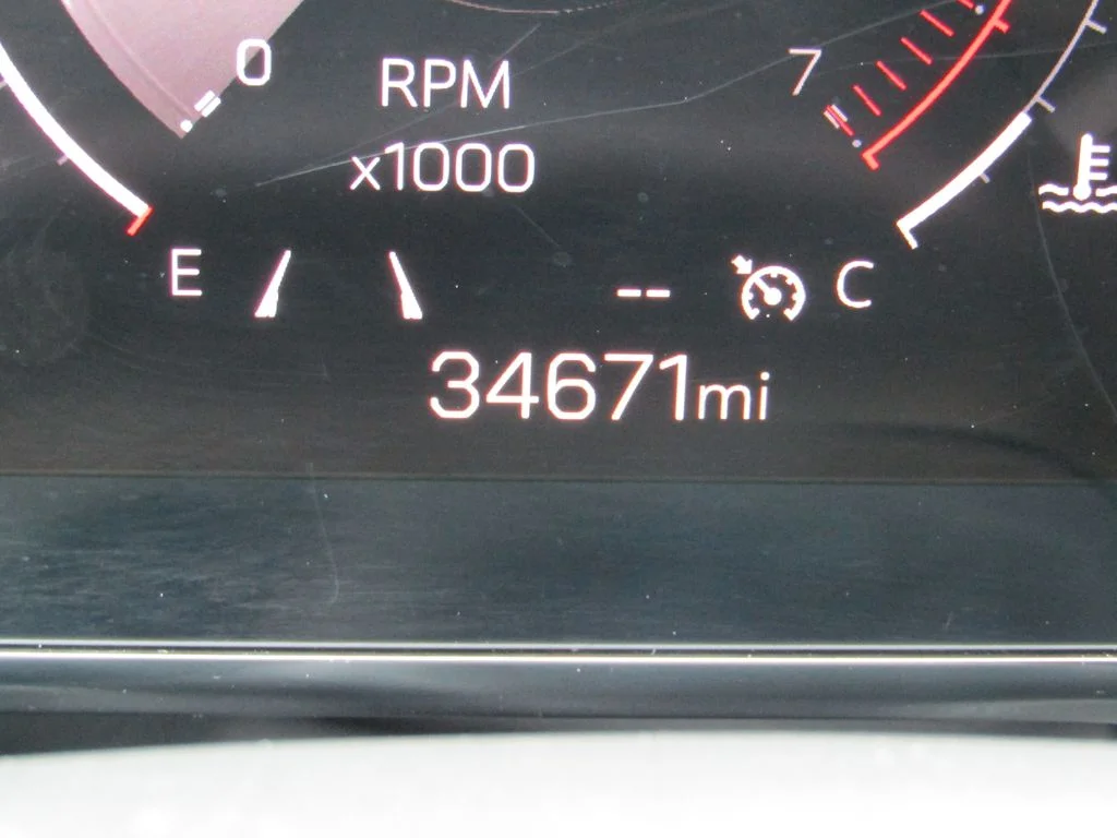 Used 2025 White GMC Denali image 30