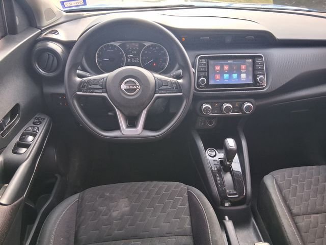 Used 2022 Blue Nissan S image 8