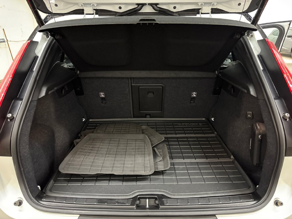 Certified Used 2023 Crystal White Volvo Ultimate image 16