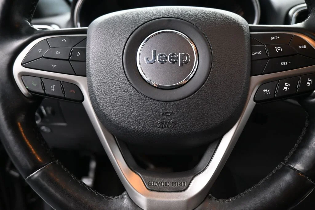 Used 2021 Granite Crystal Metallic Clearcoat Jeep Limited image 30