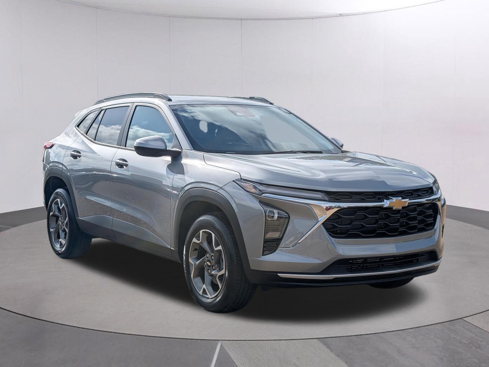 New 2026 Sterling Gray Metallic Chevrolet LT image 7