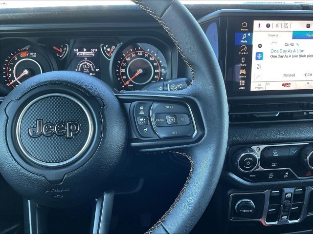 Used 2024 Gray Jeep Sport S image 14