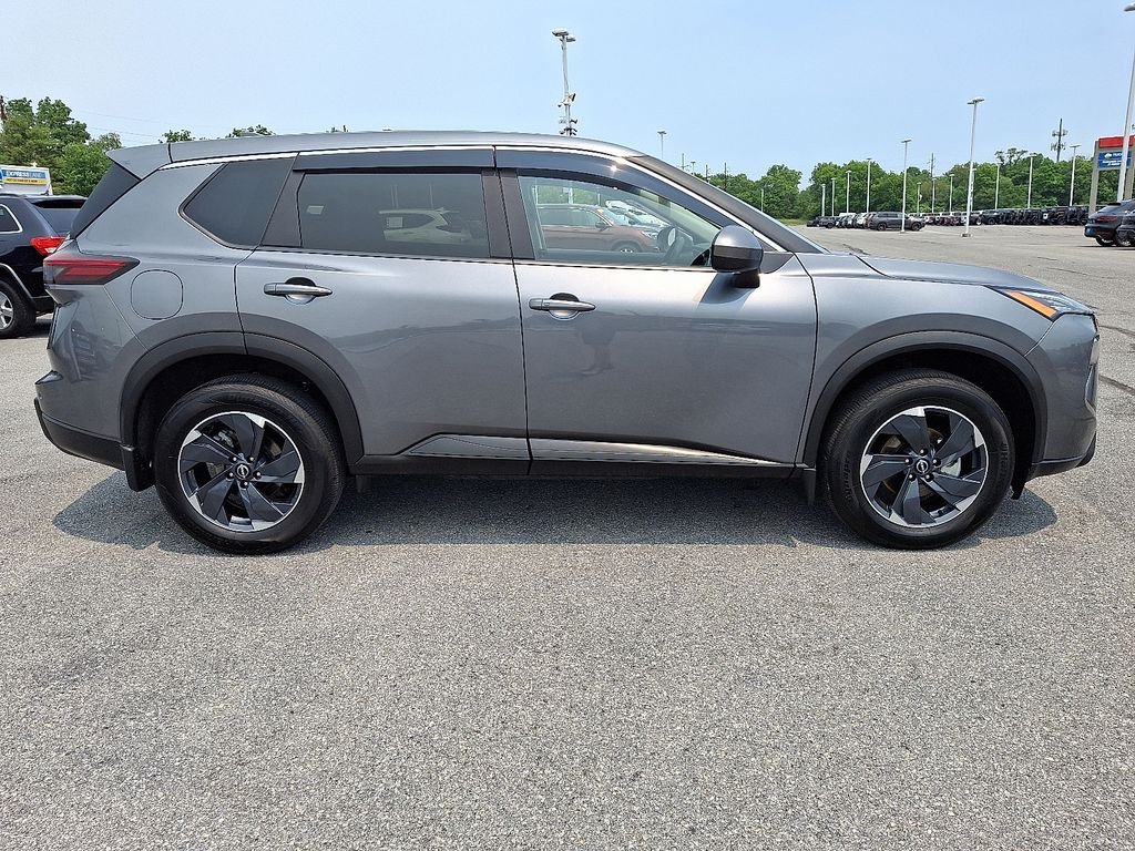 Used 2025 Gray Nissan SV image 8