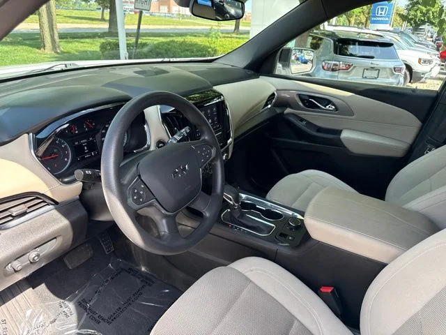 Used 2022 Summit White Chevrolet LS image 15