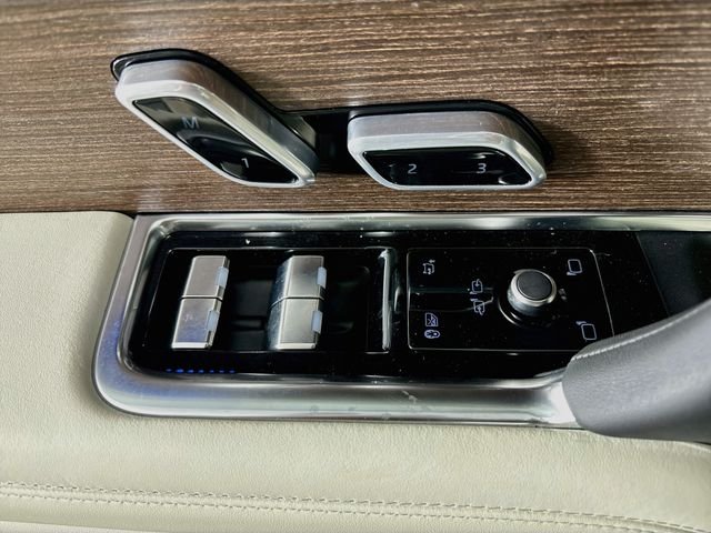 New 2027 White Land Rover SE image 18