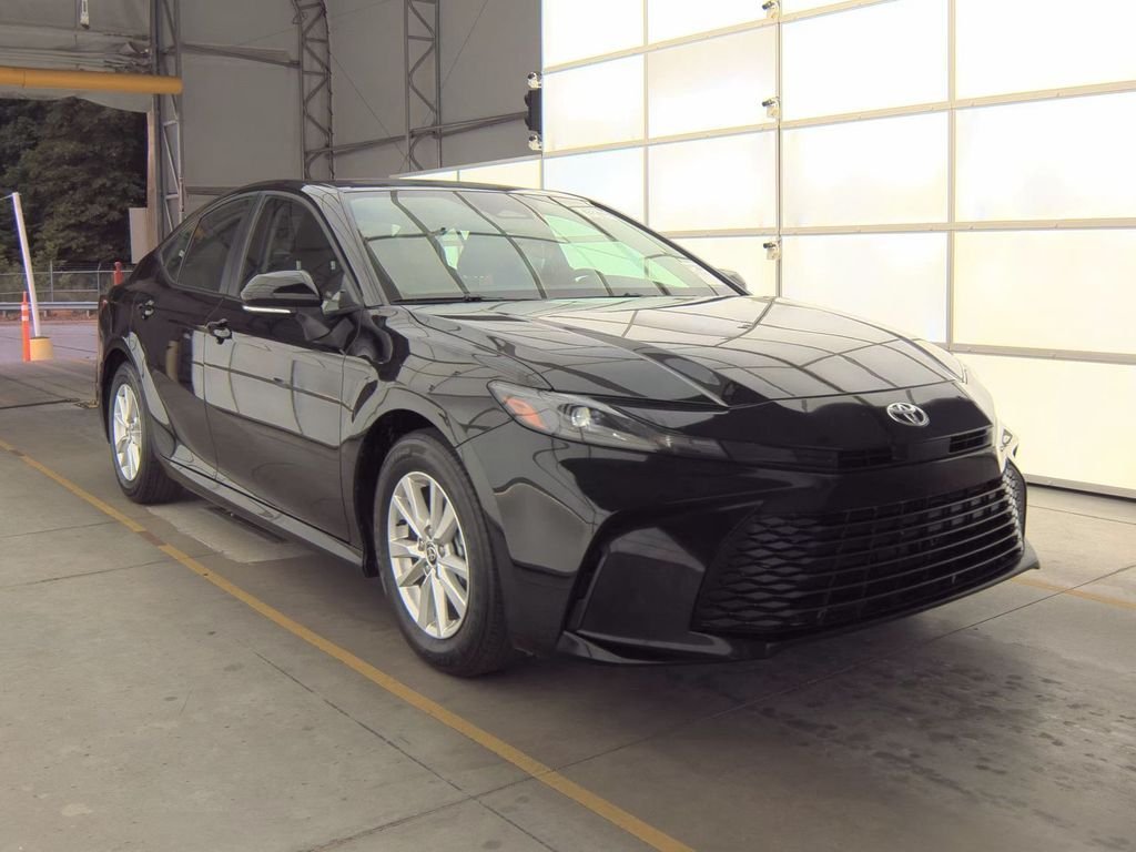 2026 Toyota Camry LE Hybrid's photo