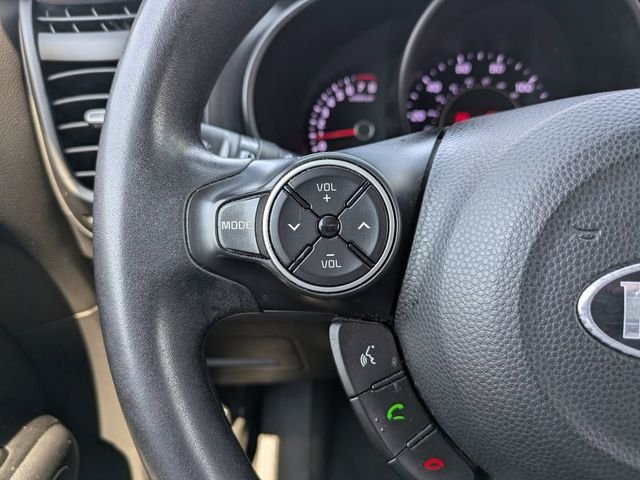 Used 2018 White Kia Plus image 23