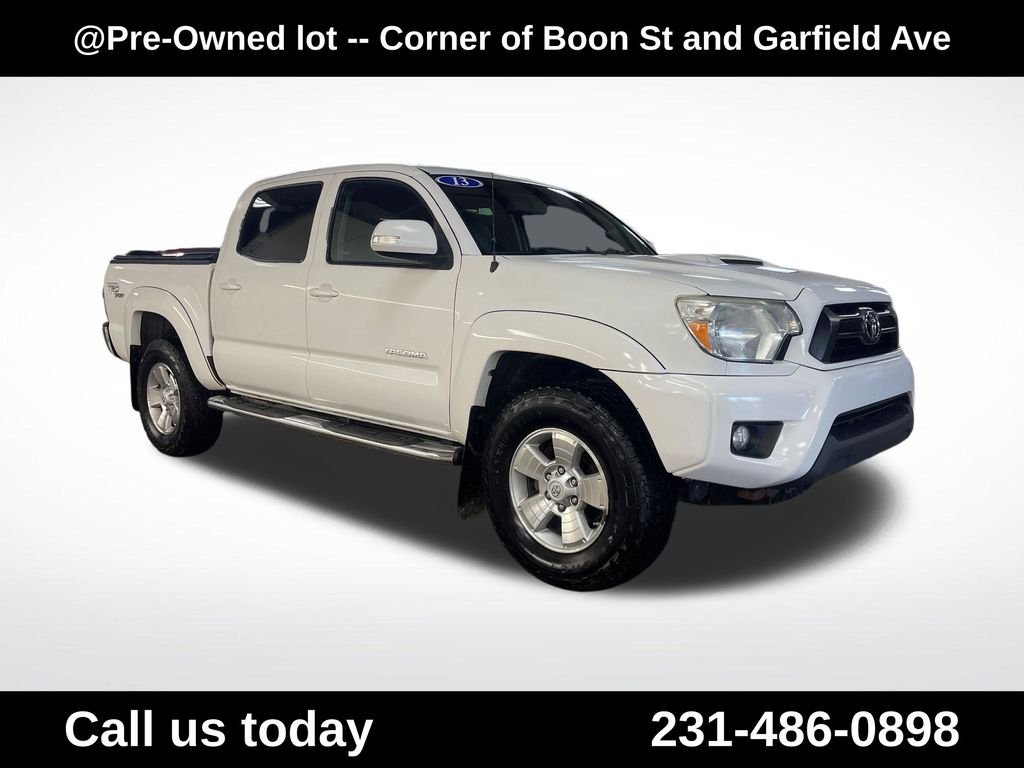 Used 2013 White Toyota Base image 7